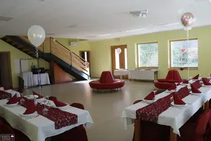 Pripravljen prostor za praznovanje